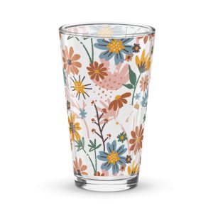 Sklenený pohár s kvetinovým motívom